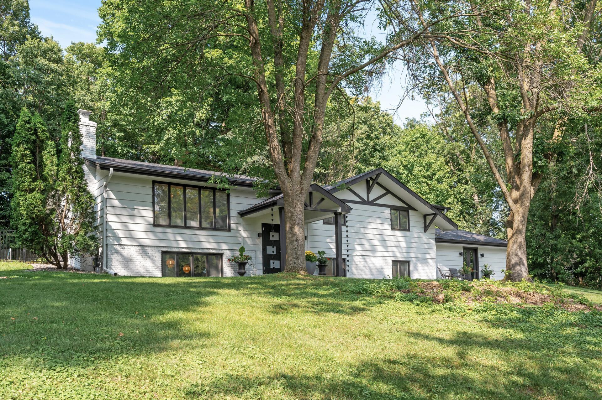 Chiltern Hills Rd, Minnetonka, MN 55345