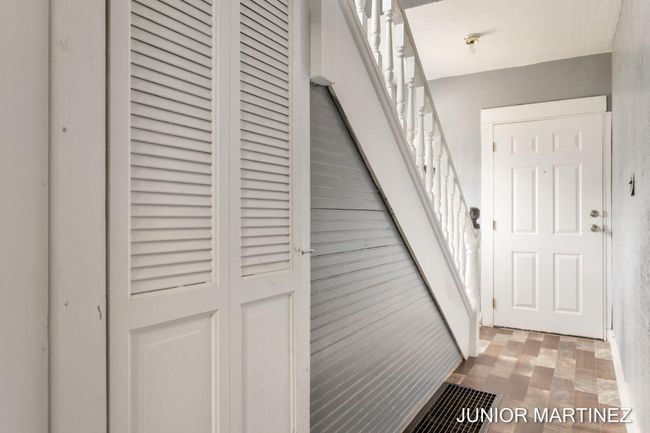 11-web-or-mls-303 E Pine St, Bloomingdal | Image 9
