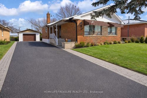 19 Brampton Rd, Etobicoke, ON, M9R3J3 | Card Image