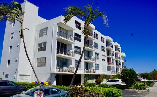 305-301 Croton Ave, Lantana, FL, 33462-2977 | Card Image