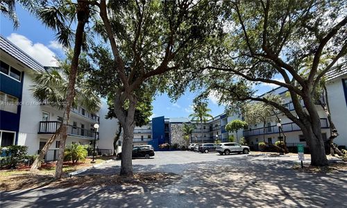 apt-104-3060 Holiday Springs Blvd, Margate, FL, 33063-5423 | Card Image