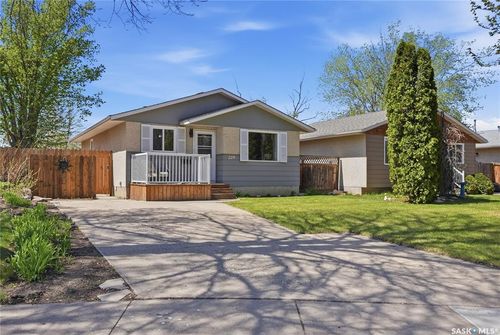 229 Acadia Pl, Saskatoon, SK, S7H3W3 | Card Image
