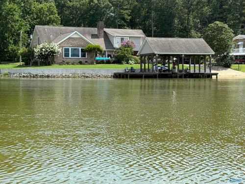 147 Lake Wood Dr, Gadsden, AL, 35901-5339 | Card Image