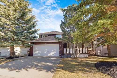 84 Strathlorne Cres Sw, Calgary, AB, T3H1M8 | Card Image