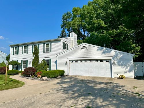 4 5 Oaks Dr, Saginaw, MI, 48638-5953 | Card Image