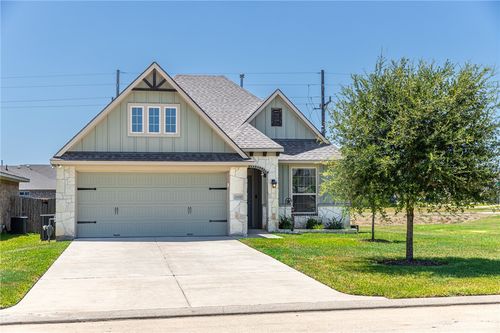 2000 Birdie Ct, Navasota, TX, 77868-3952 | Card Image