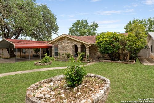 6323 Forest Bnd, San Antonio, TX, 78240-3337 | Card Image