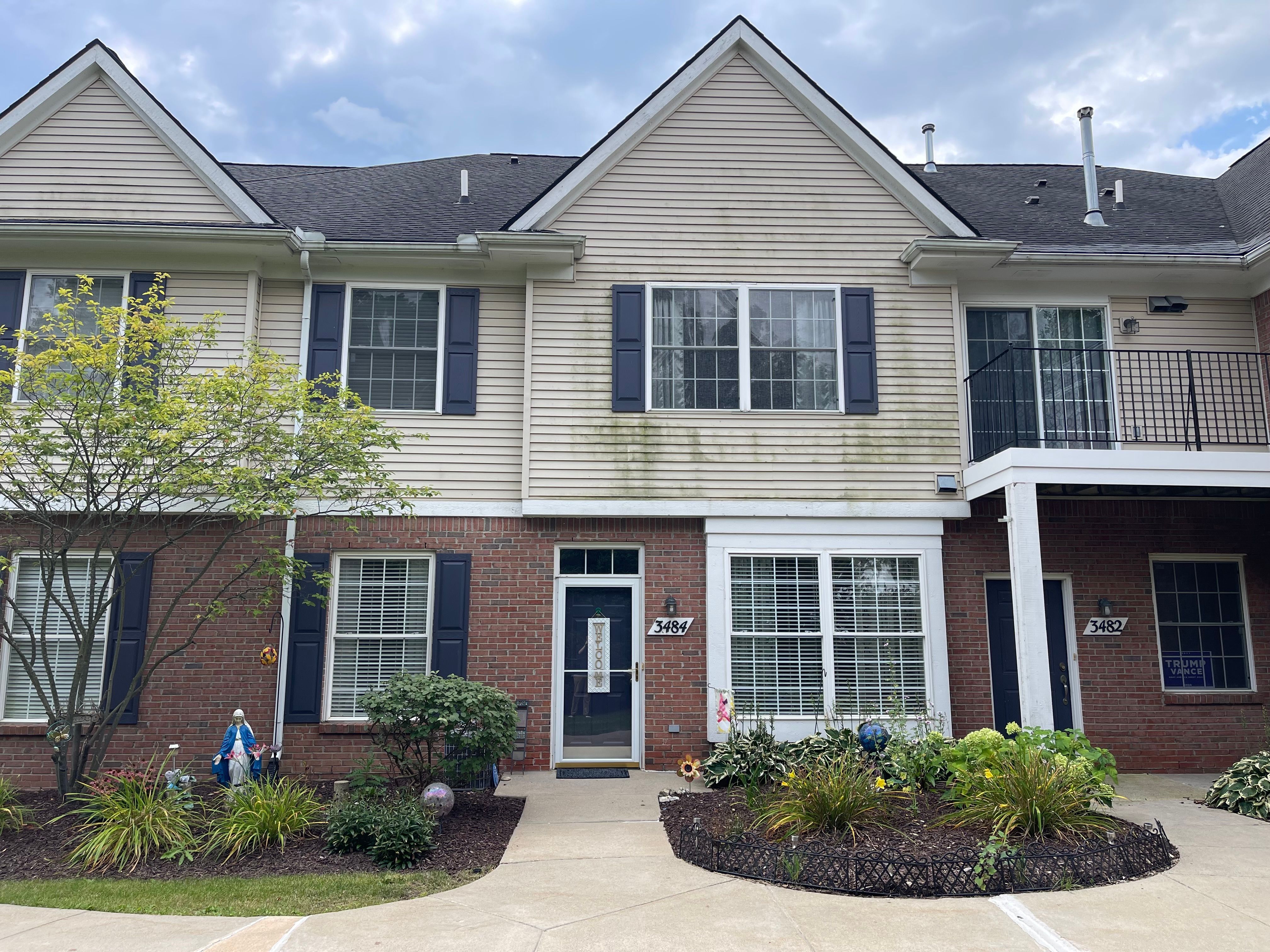 Kneeland Cir, Howell, MI 48843