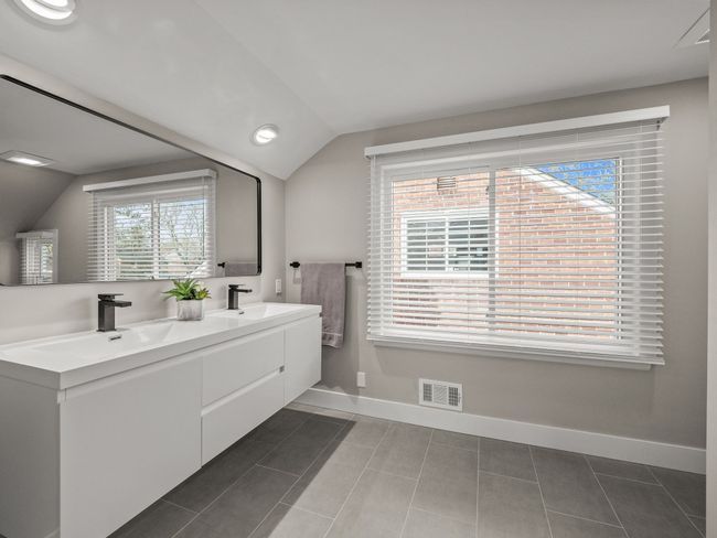 10818 Hart Ave, House other with 3 bedrooms, 2 bathrooms and null parking in Huntington Woods MI | Image 5