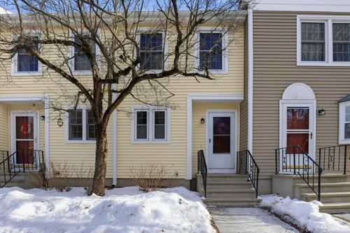 117 Fox Hollow Way, Manchester, NH, 03104-6403 | Card Image