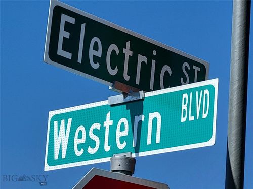79 Western Boulevard, Butte, MT, 59701-3286 | Card Image