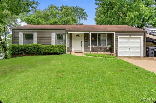 8 Alandale Ct, Florissant, MO, 63031-5212 | Card Image