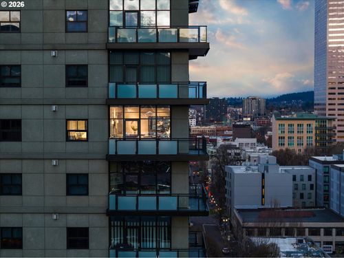1114-1025 Nw Couch St, Portland, OR, 97209 | Card Image