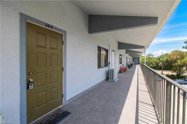 APT-306 - 826 Wiggins Pass Rd, Condo with 1 bedrooms, 1 bathrooms and 1 parking in NAPLES FL | Image 5
