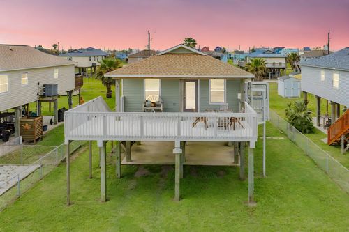 433 Seabean St, Surfside Beach, TX, 77541-9352 | Card Image