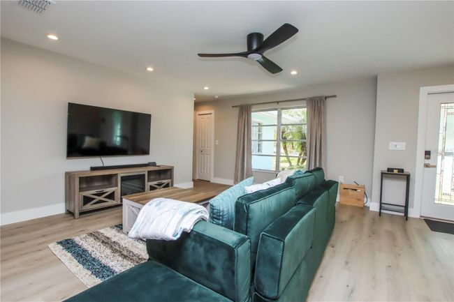 1057 Blue Heron Dr, House other with 2 bedrooms, 3 bathrooms and null parking in Sanibel FL | Image 34