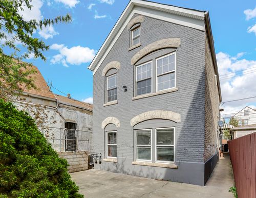 2631 S Sawyer Avenue, Chicago, IL, 60623 | Card Image