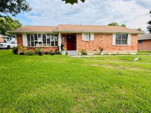 610 Prescott Dr, Garland, TX, 75041-3310 | Card Image
