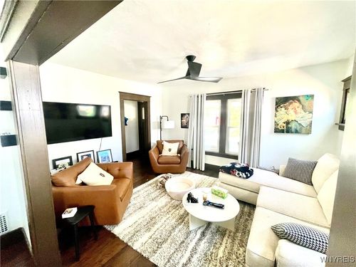 141 Parkwood Ave, Buffalo, NY, 14217-2805 | Card Image