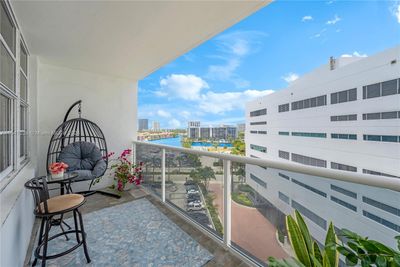 1015 - 3725 S Ocean Dr, Condo with 1 bedrooms, 1 bathrooms and null parking in Hollywood FL | Image 1