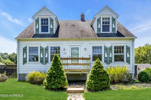 189 Mantoloking Rd, Brick, NJ, 08723-5864 | Card Image