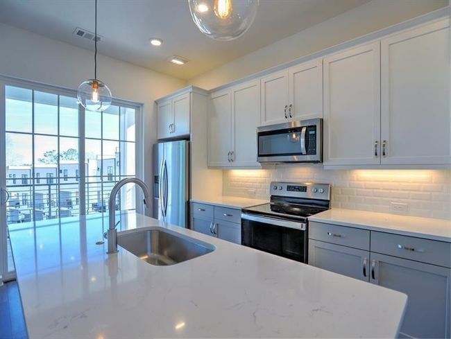 155 Devore Rd, Condo with 2 bedrooms, 1 bathrooms and 1 parking in Alpharetta GA | Image 15