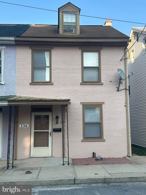 136 N Railroad St, ANNVILLE, PA, 17003-1541 | Card Image