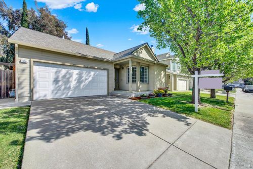 329 Ridgecrest Circle, Suisun City, CA, 94585 | Card Image