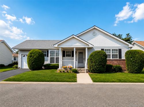 7 Daria Dr, Oakdale, NY, 11769-1620 | Card Image