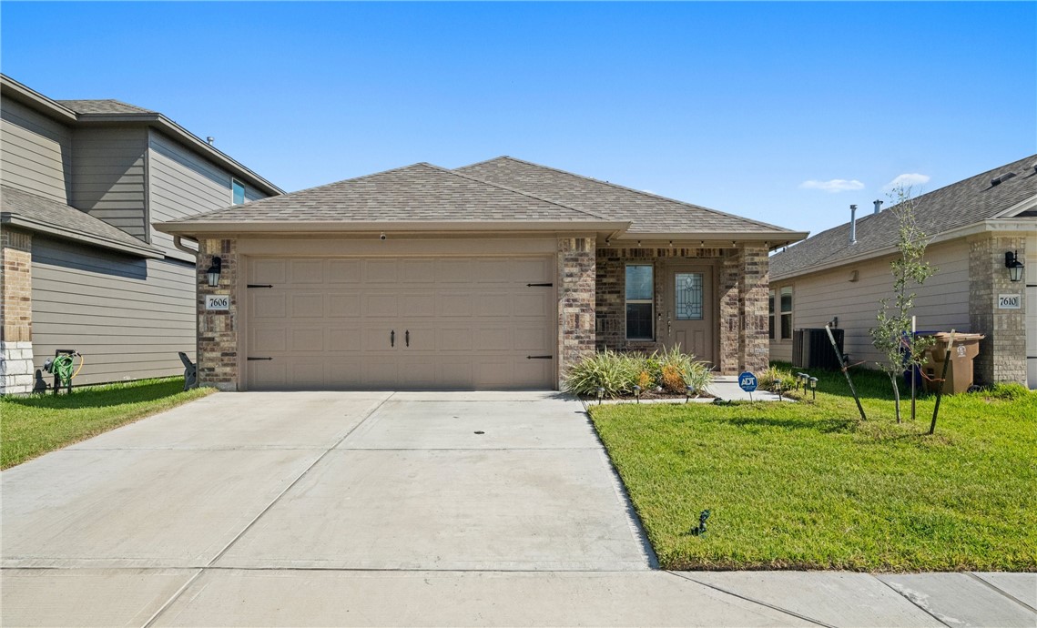 Shadow Rider Ln, Corpus Christi, TX 78414