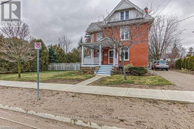 286 King St, House other with 6 bedrooms, 4 bathrooms and 4 parking in Thorndale ON | Image 1