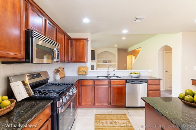 324 E 125 Th Pl S, House other with 4 bedrooms, 3 bathrooms and null parking in Jenks OK | Image 4