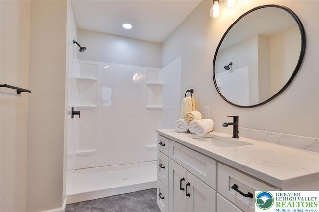 5470 Summit St, House other with 3 bedrooms, 3 bathrooms and null parking in Whitehall PA | Image 31