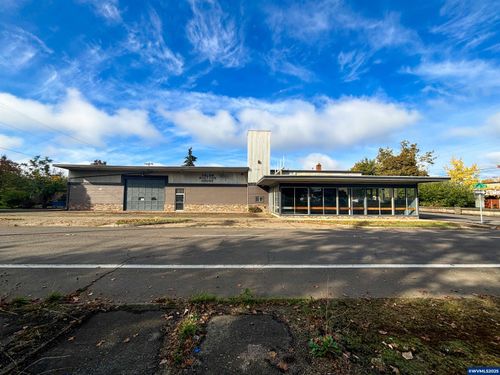 1515 13th St Se, Salem, OR, 97302 | Card Image