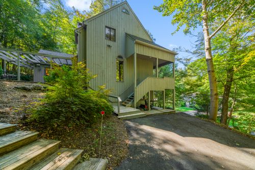 817 Lake Dr, Guilford, CT, 06437-1113 | Card Image