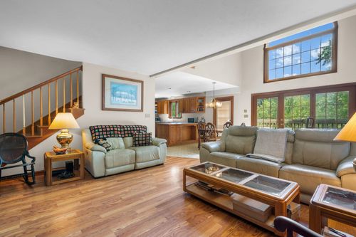 36 Auburn Road, Hooksett, NH, 03106 | Card Image