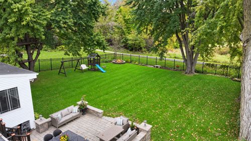7S339 Midfield Drive, Aurora, IL, 60506 | Card Image
