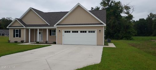 650 Bright Harvest Dr, Maysville, NC, 28555-0600 | Card Image