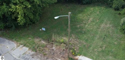 443 Continental St, Detroit, MI, 48215-3018 | Card Image