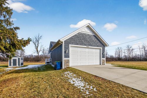 8550 Gilmour Ln, Freeland, MI, 48623-8652 | Card Image