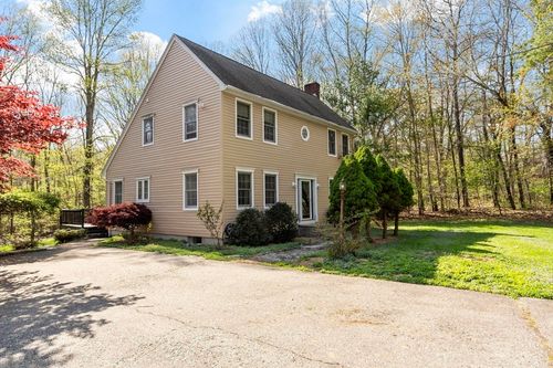 235 River St, Leicester, MA, 01524-1717 | Card Image