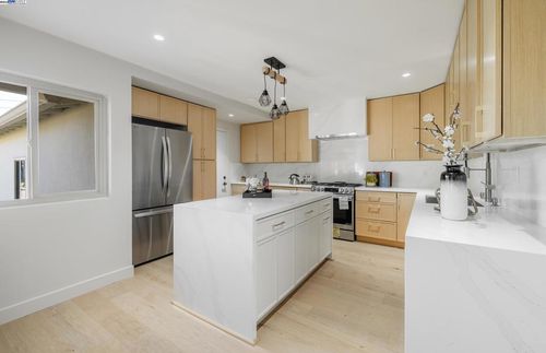 1980 Dayton Ave, San Leandro, CA, 94579-1551 | Card Image