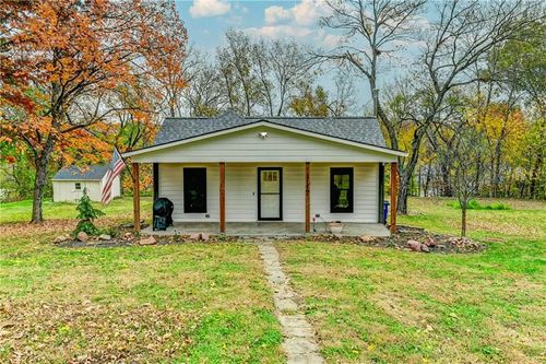 1117 1st St, Platte City, MO, 64079-9521 | Card Image