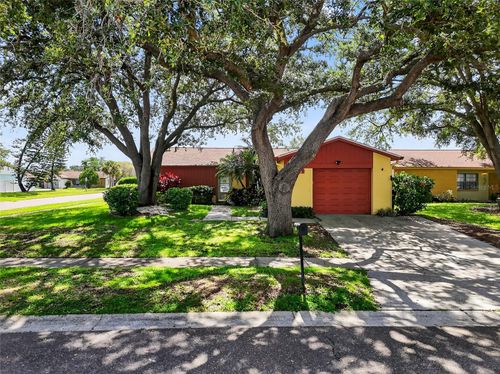 907 Old Field Dr, BRANDON, FL, 33511-6275 | Card Image