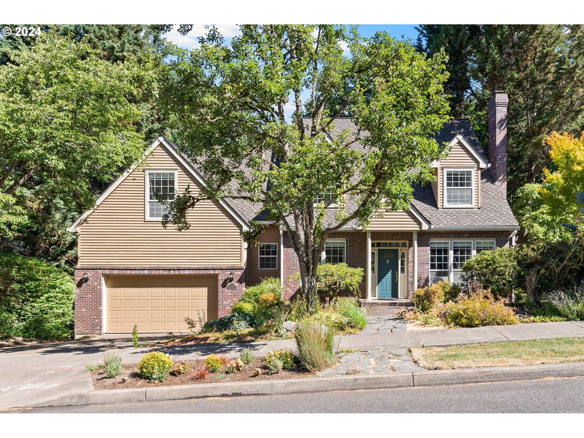 Birkendene St, Portland, OR 97229