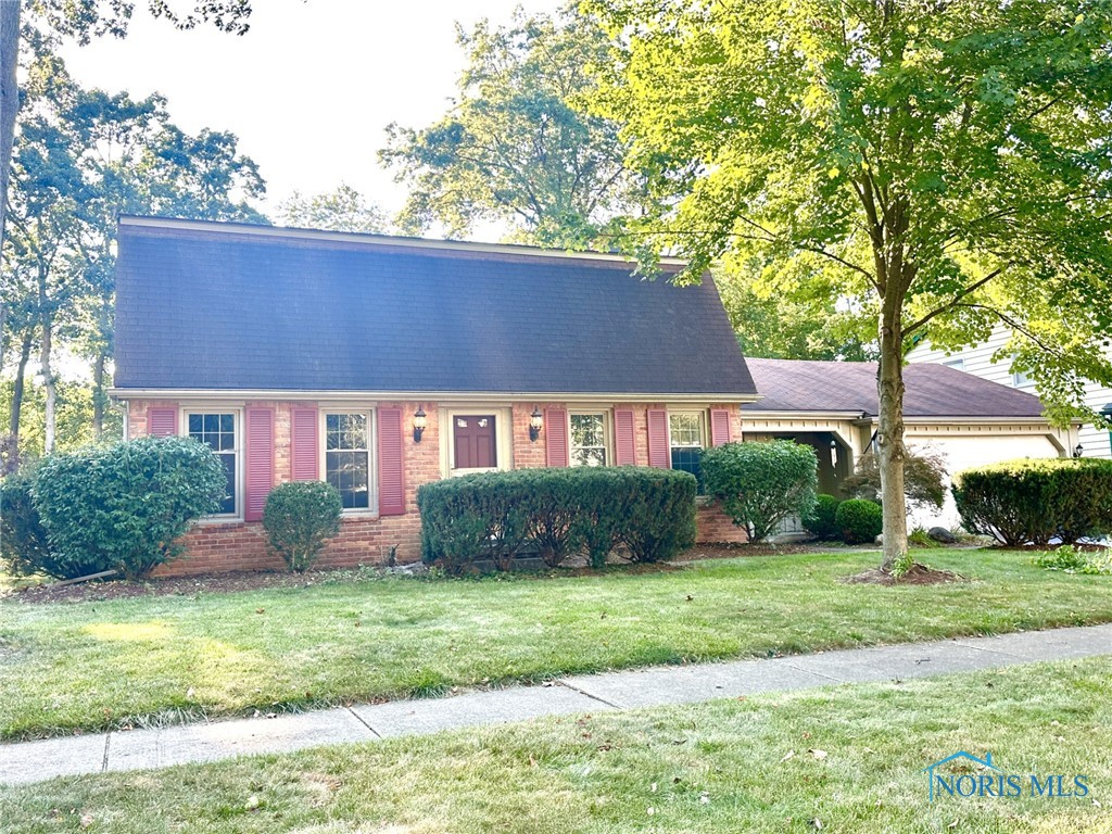 Weldwood Ln, Sylvania, OH 43560