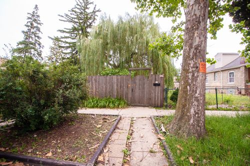 5441 N Linder Ave, Chicago, IL, 60630-1328 | Card Image
