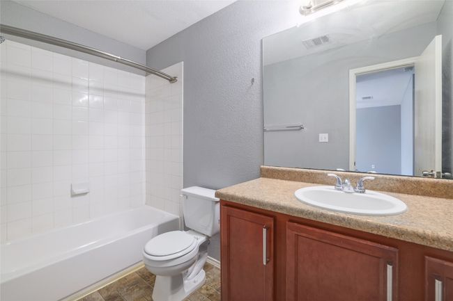Primary Bathroom | Image 17