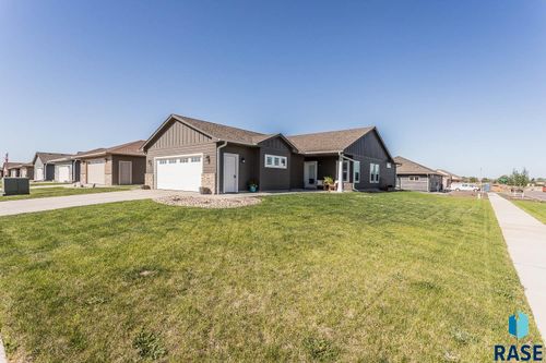 501 S Mary Gene Ave, Sioux Falls, SD, 57106-7071 | Card Image
