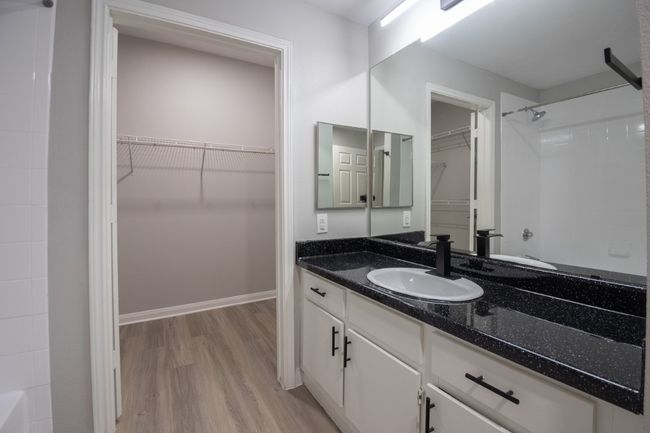 APT-611 - 2320 Gracy Farms Ln, Condo with 2 bedrooms, 2 bathrooms and 1 parking in Austin TX | Image 21